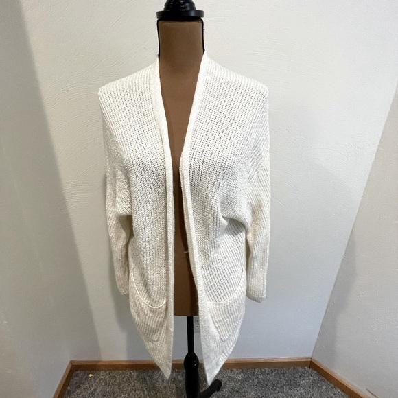 3/$30 Great medium knit cardigan sweater size medium - Picture 5 of 5